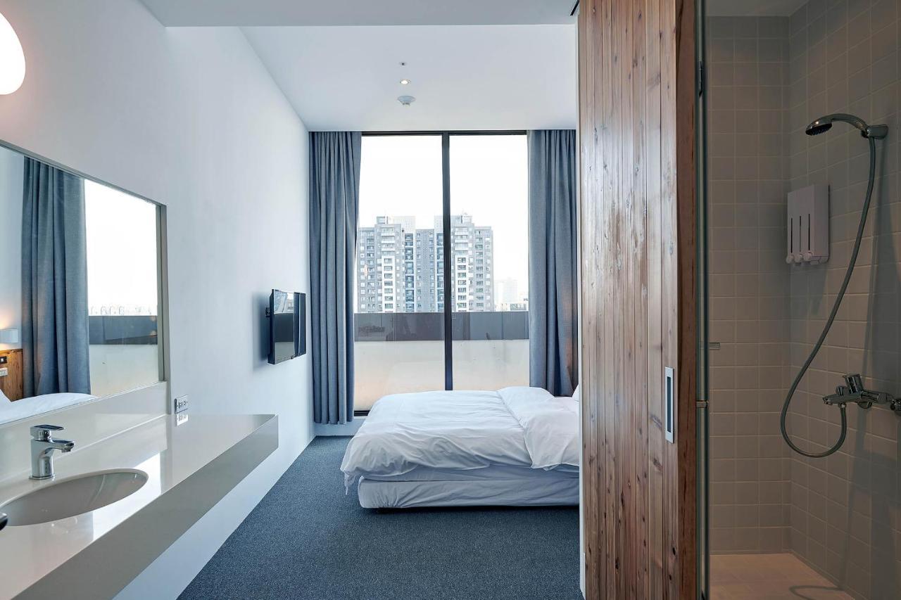 Star Hostel Taichung Parklane Екстериор снимка