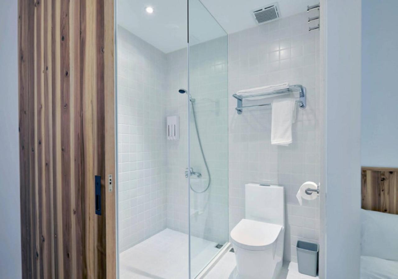 Star Hostel Taichung Parklane Екстериор снимка